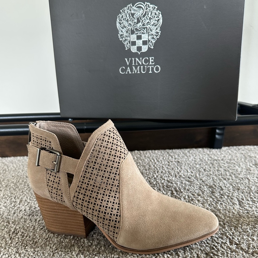 Vince Camuto wedge